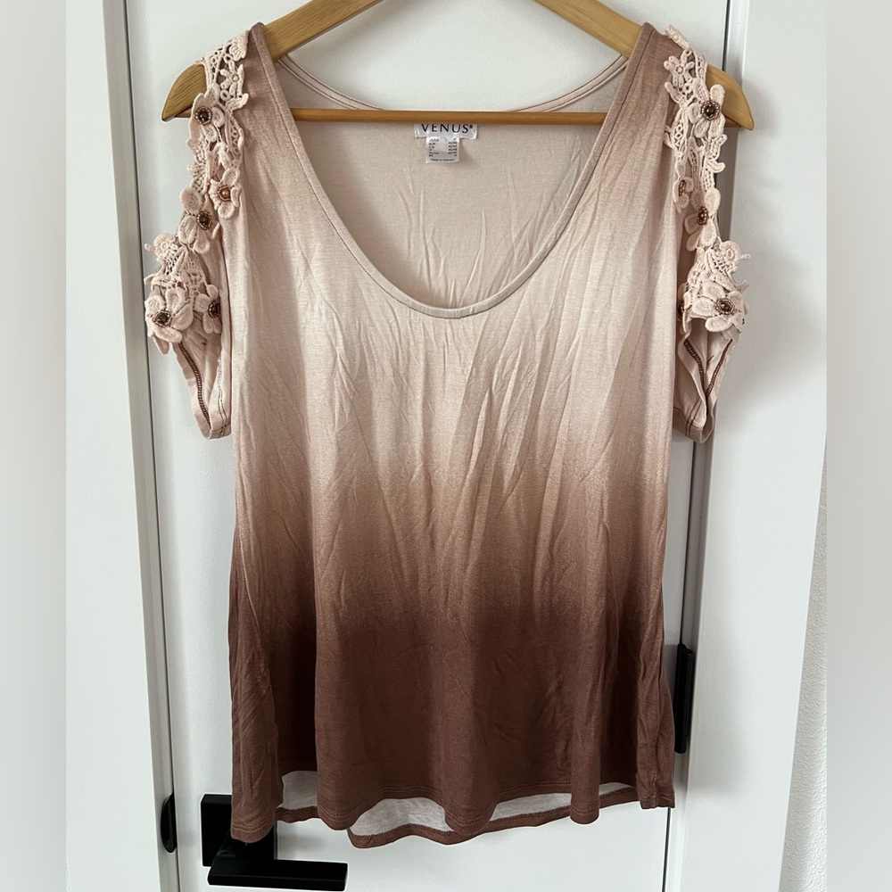 Brown & Tan Ombré Cold Shoulder Top - size Medium